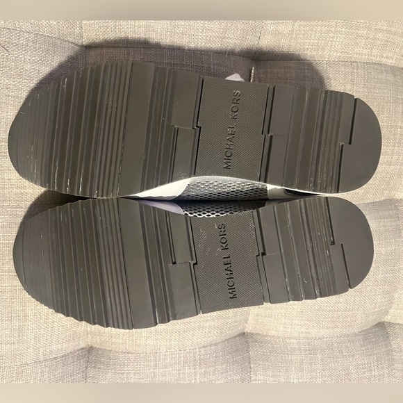 Michael Kors Sneakers - Picture 4 of 4